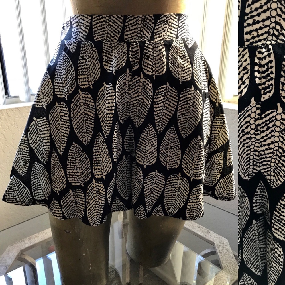 SALE!  PAPAYA Tropical PALM LEAF Resortwear SHORTS Small